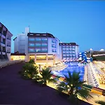 Ramada 酒店 4*