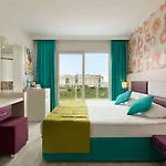 Ramada 4* Side