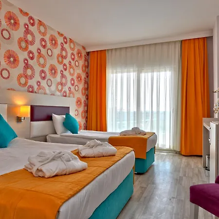 Ramada Готель Сіде