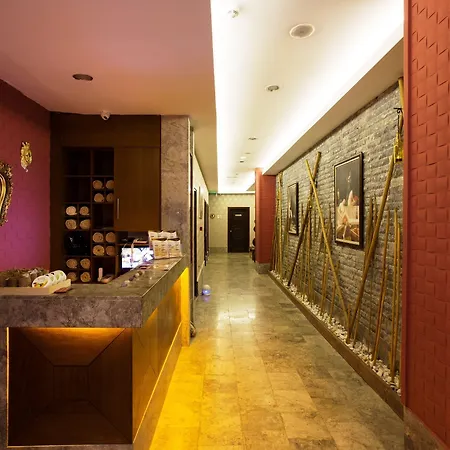Ramada Hotel 4*