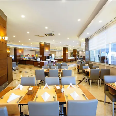 Ramada 4* Side