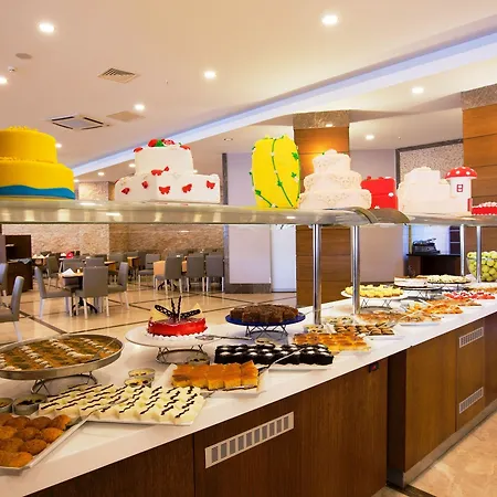 Hotel Ramada Side