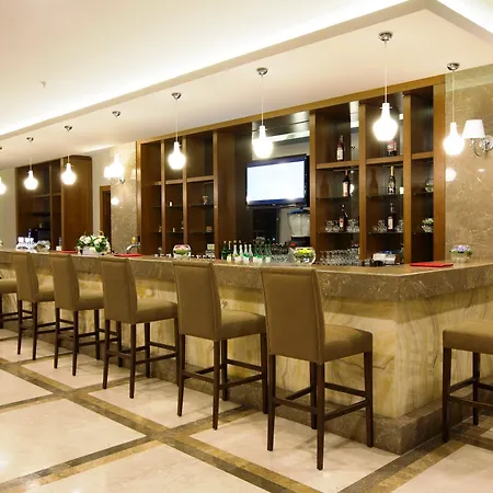 Ramada 4* Side