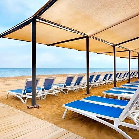 Ramada 4* Side