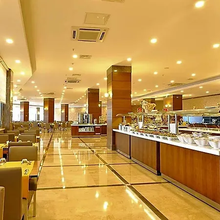 Ramada 4*