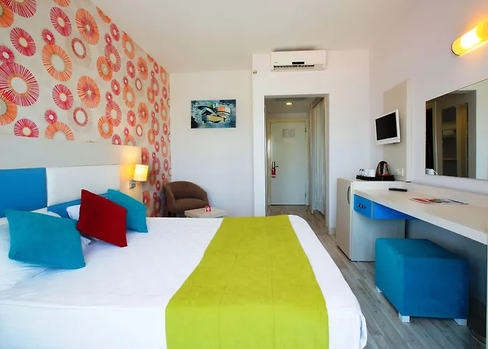 Ramada Готель 4*