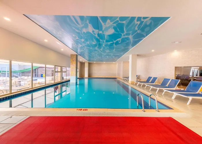 Ramada Готель 4*