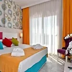 ホテル Ramada 4*
